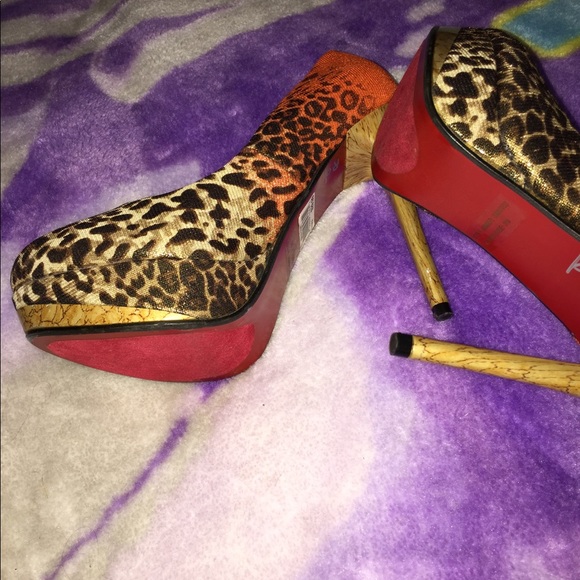 Wild Rose leopard print heals - Picture 3 of 3